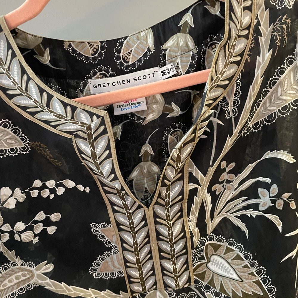 Absolutely adorable Gretchen Scott tunic, lightweight, fashionable and perfect